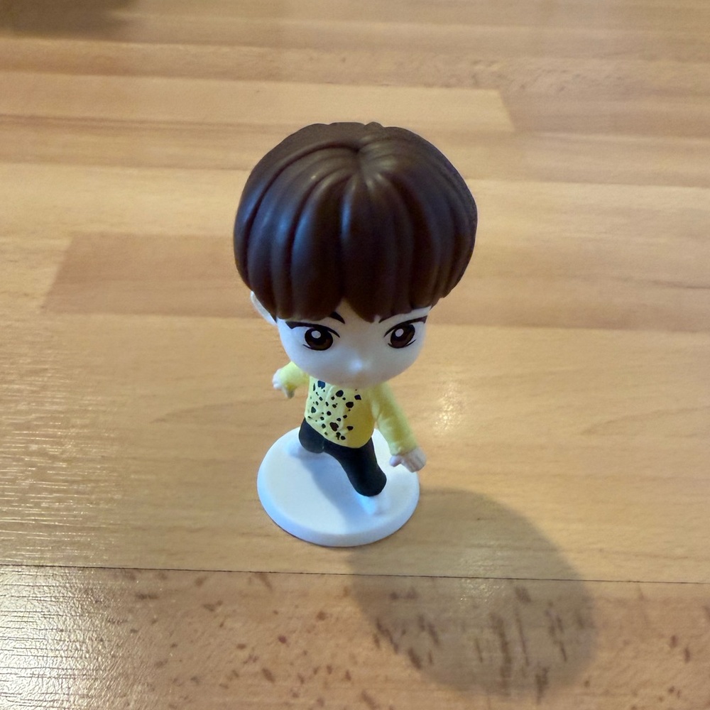 McDonald's Action Figure with Yellow and Brown Outfit K-pop Star